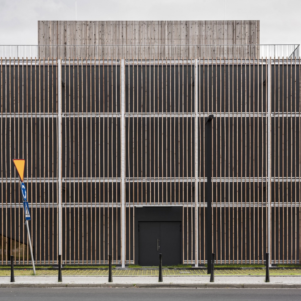 akademeia high school in warsaw by medusa group architects