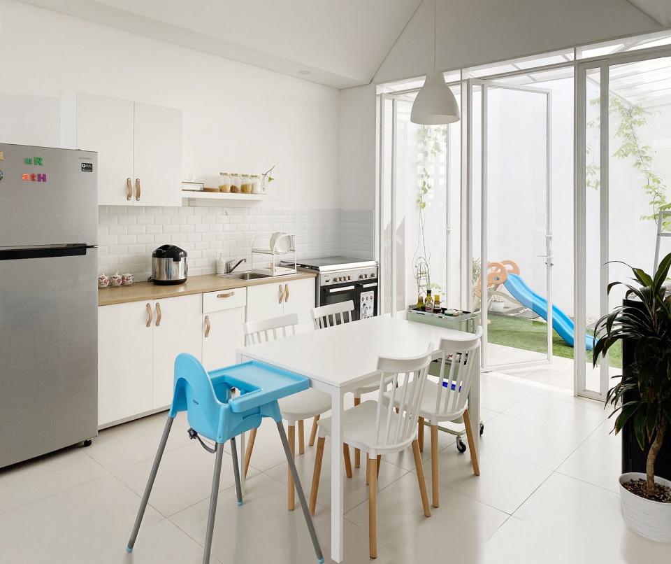 ur house by semiotic arsitek
