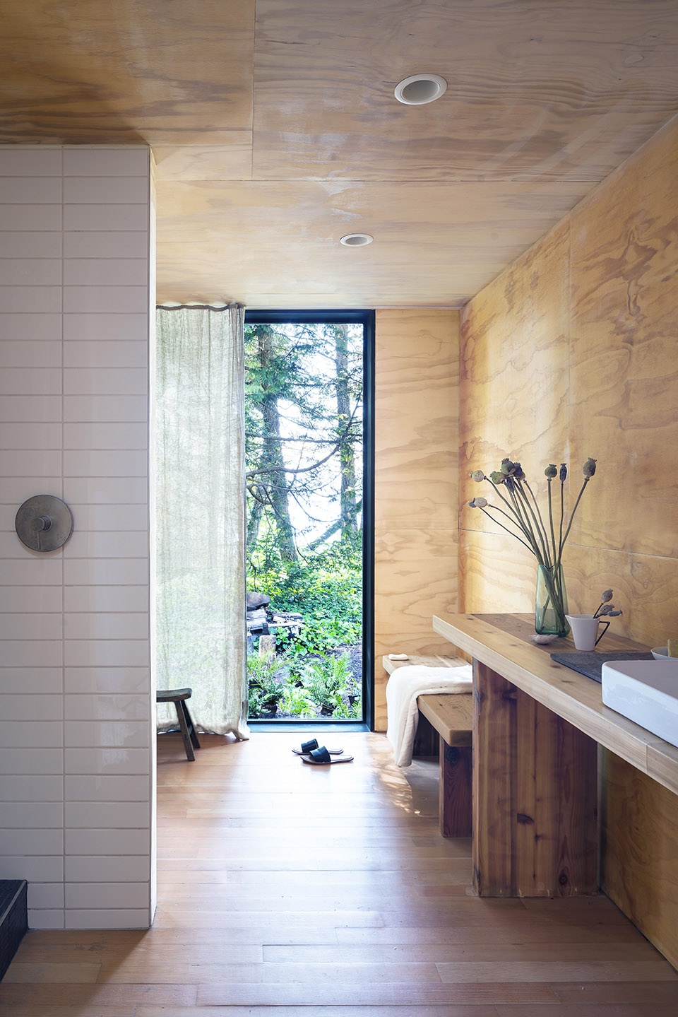 hood cliff retreat by wittman estes architecture landscape