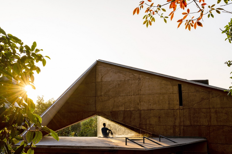 shikhara house by wallmakers