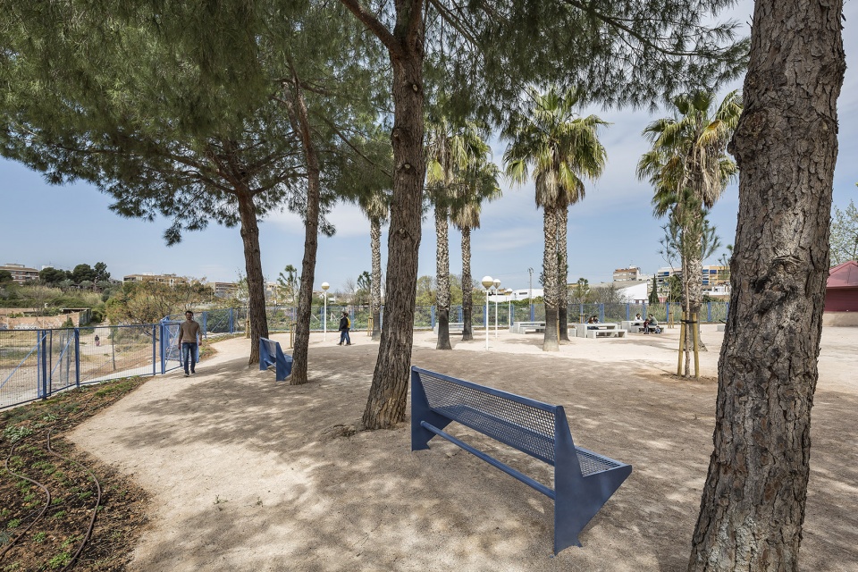 carmen carpintero park by tambori arquitectes and maria gil