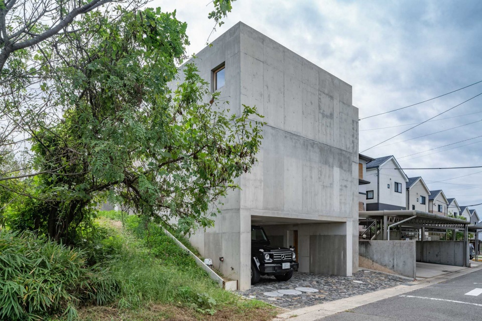 sagamine house by tomoaki uno architects
