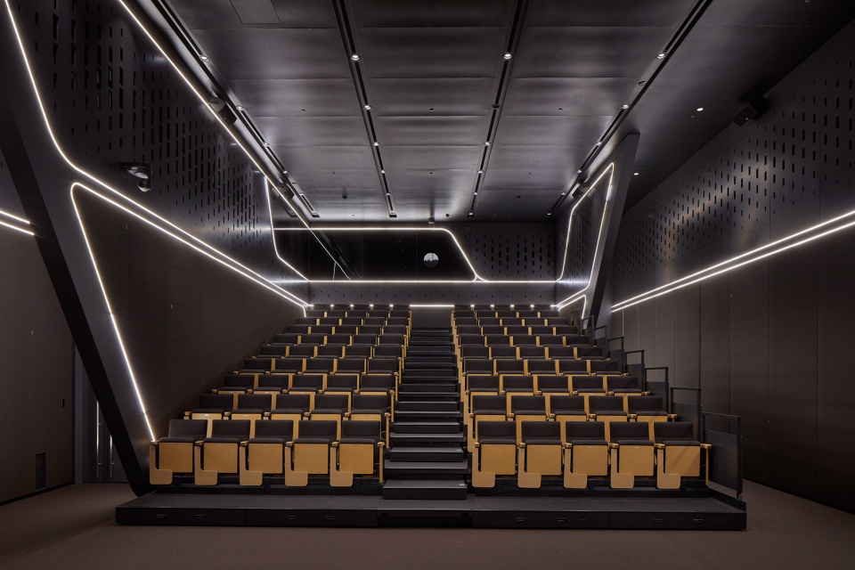 the retrofit of the hanwha hq by unstudio