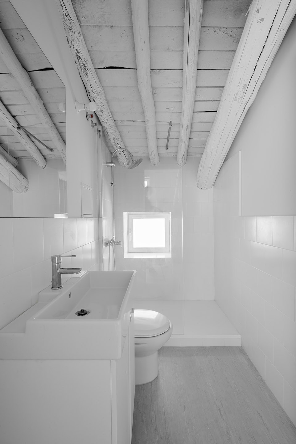 barn rehabilitation in a house by gf arquitectos
