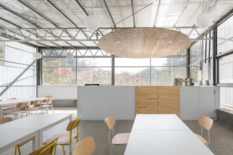 in between by j r architects
