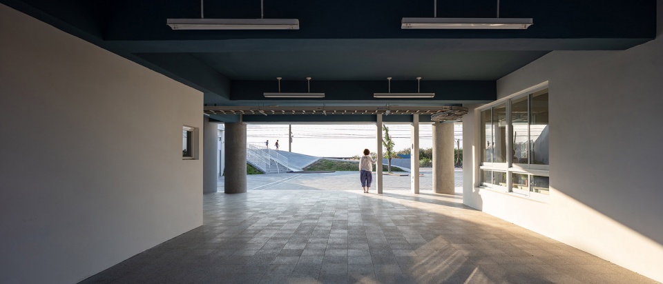 a whale story by j r architects
