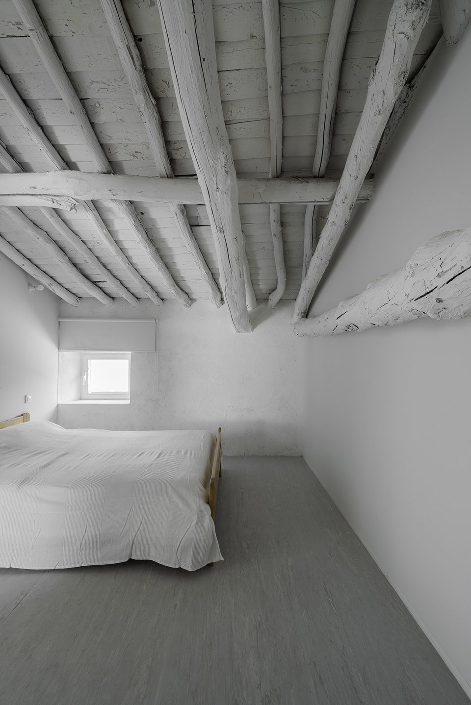 barn rehabilitation in a house by gf arquitectos