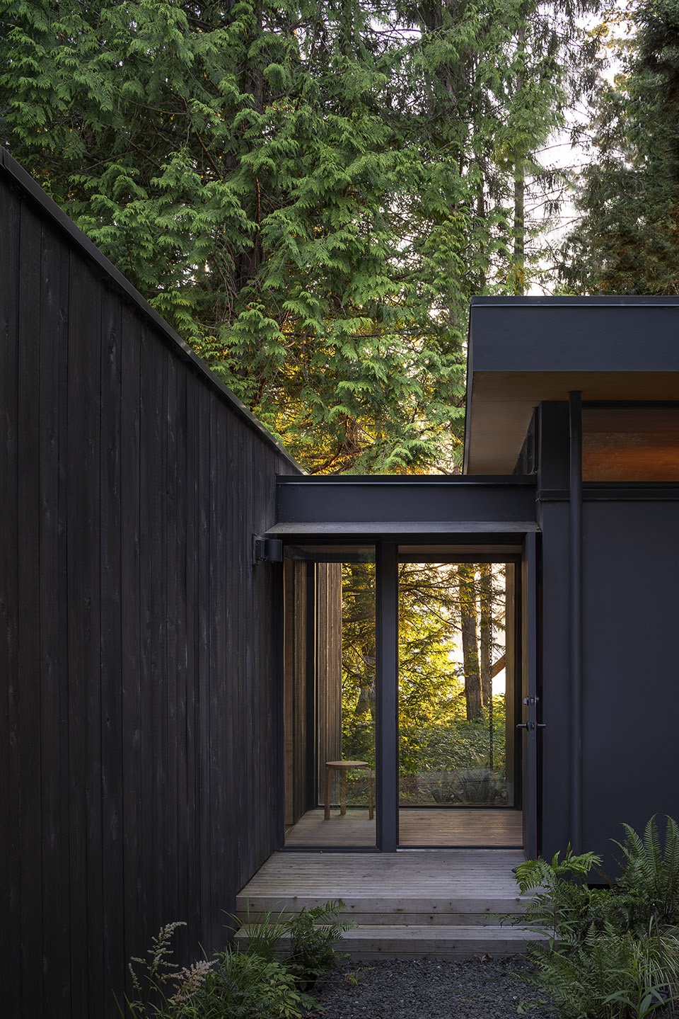 hood cliff retreat by wittman estes architecture landscape
