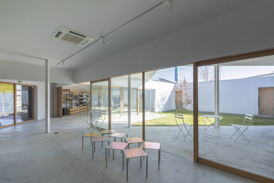 house and office in hofu by tato architects