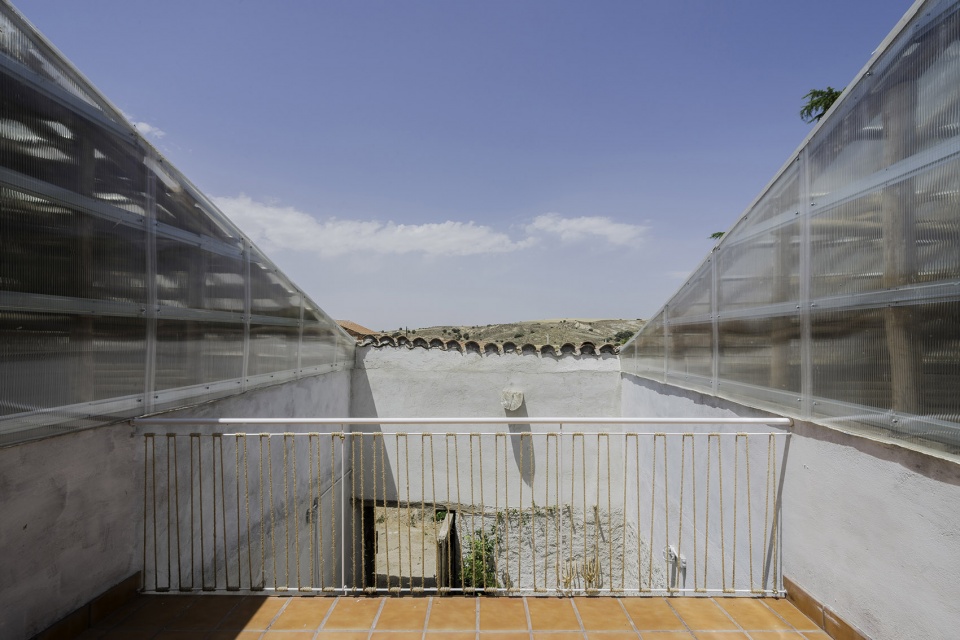 barn rehabilitation in a house by gf arquitectos