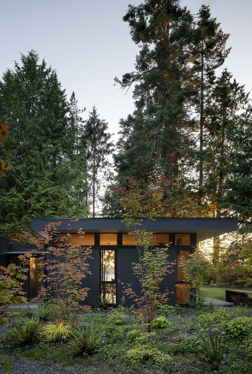 hood cliff retreat by wittman estes architecture landscape