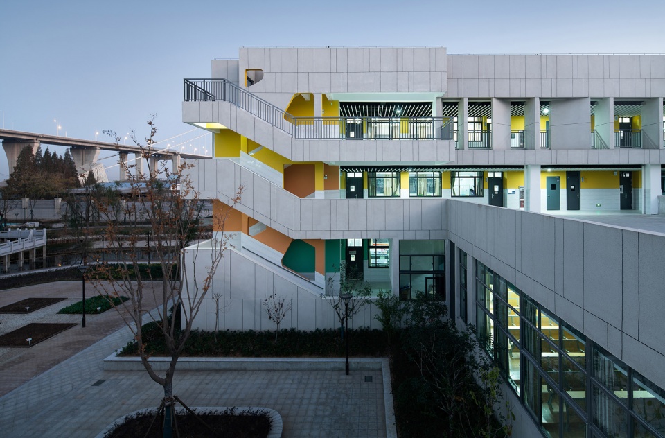 nanjing qixia mountain shibuqiao central school china nanjing bangjian urban architectural group