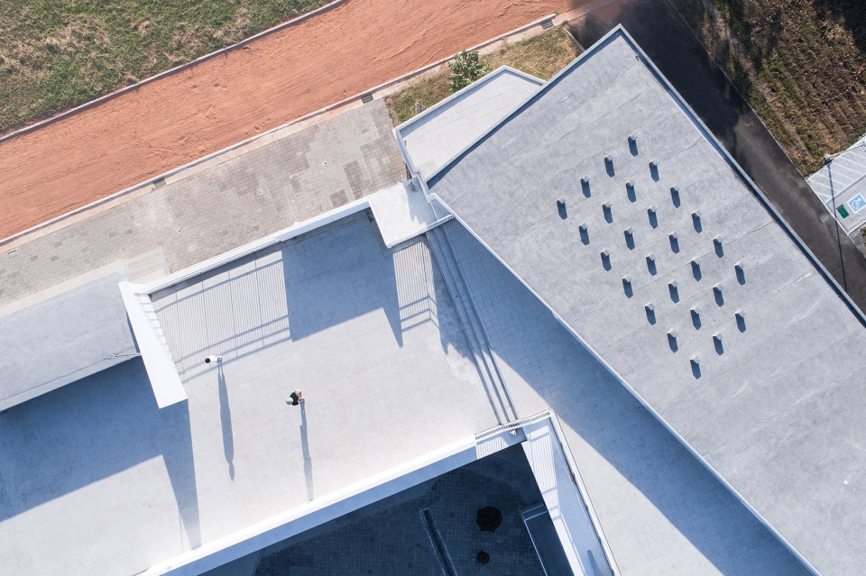 a whale story by j r architects