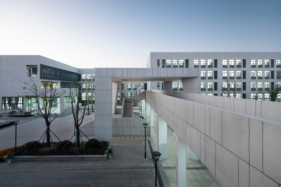 nanjing qixia mountain shibuqiao central school china nanjing bangjian urban architectural group