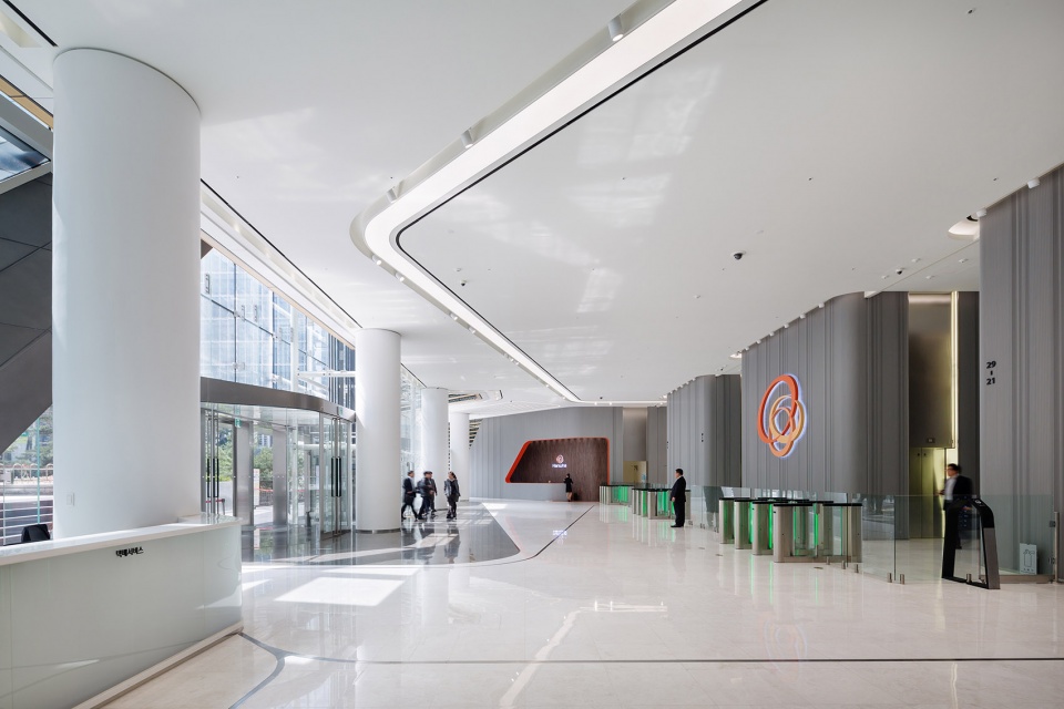 the retrofit of the hanwha hq by unstudio