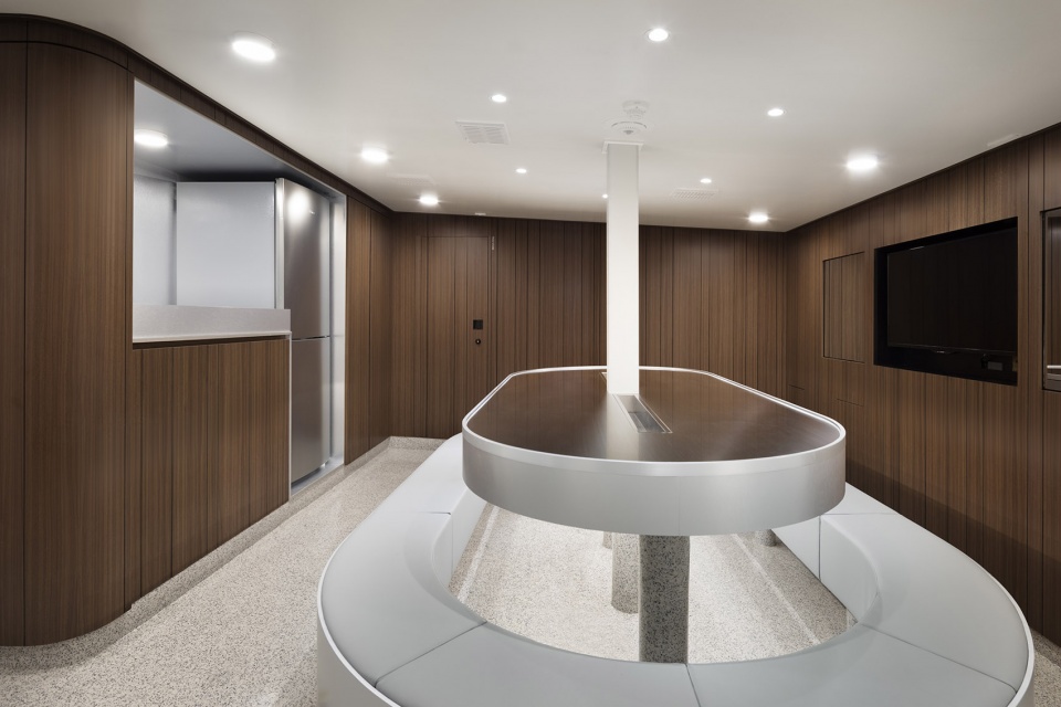 Interior and exterior design for the tuna longliner by nendo
