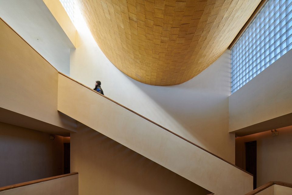 sunyata hotel in meili snow mountain china by zhaoyang architects