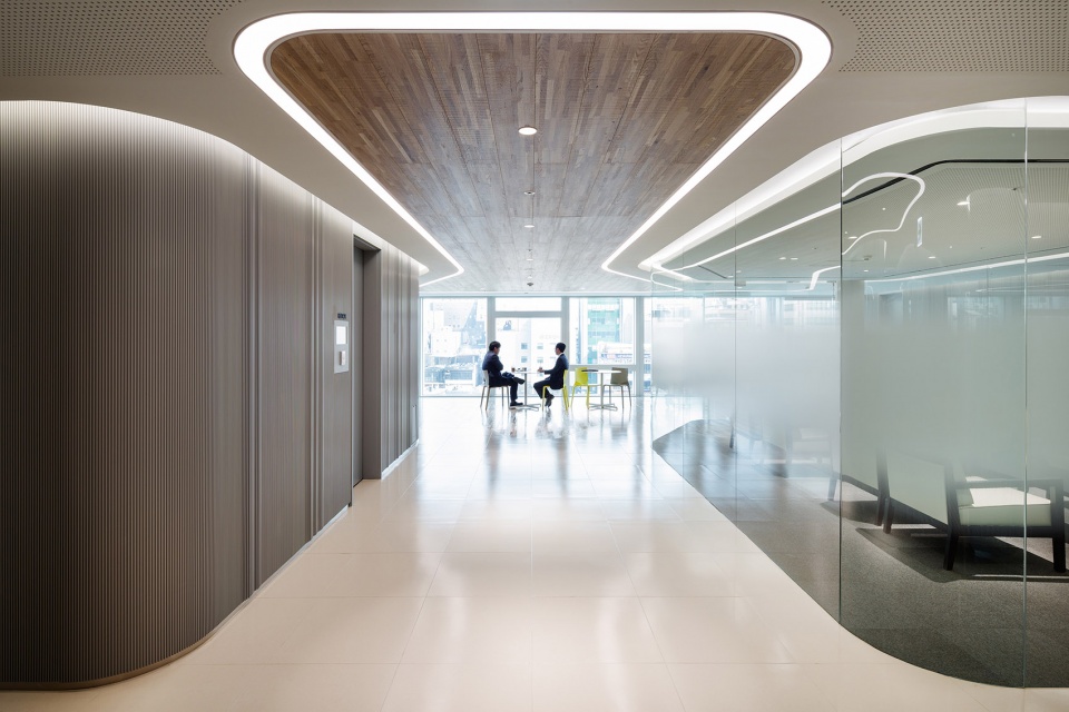 the retrofit of the hanwha hq by unstudio
