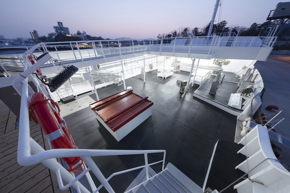 Interior and exterior design for the tuna longliner by nendo