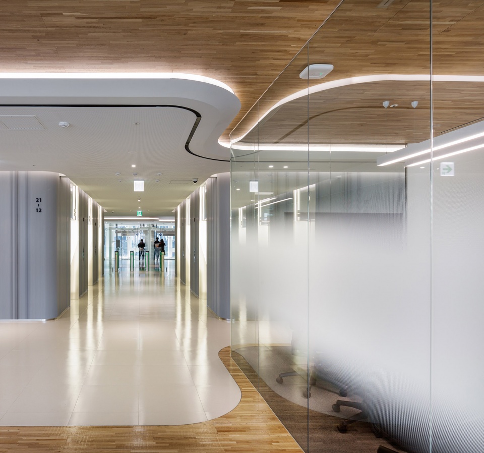 the retrofit of the hanwha hq by unstudio