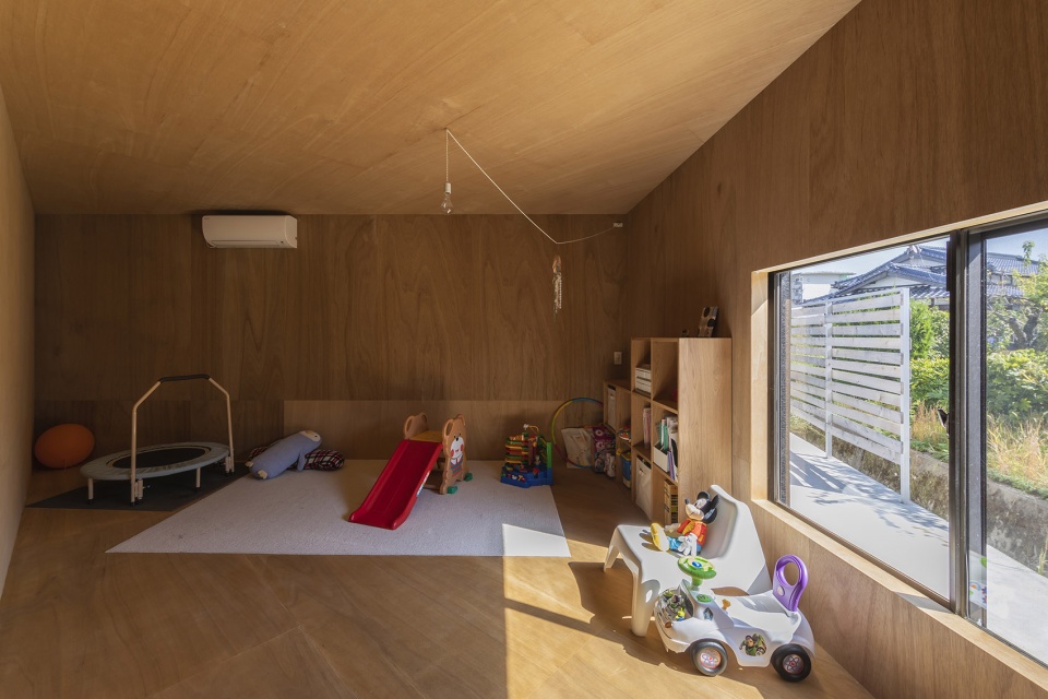 house and office in hofu by tato architects