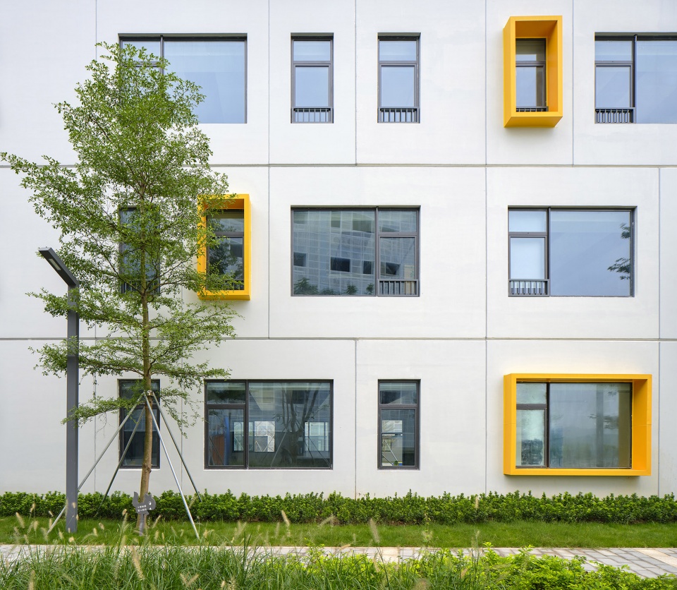 jinlong prefab school shenzhen china by crossboundaries