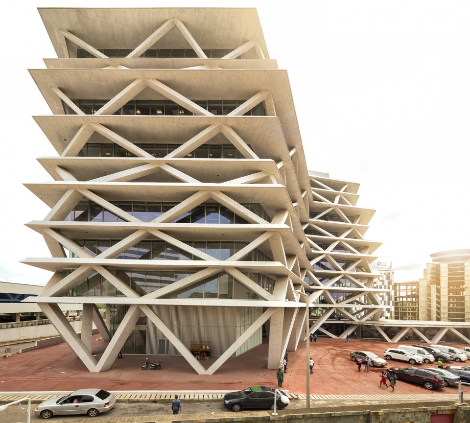 one airport square by mario cucinella architects