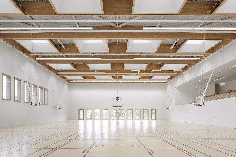 gymnasium villepreux by jolyloiret