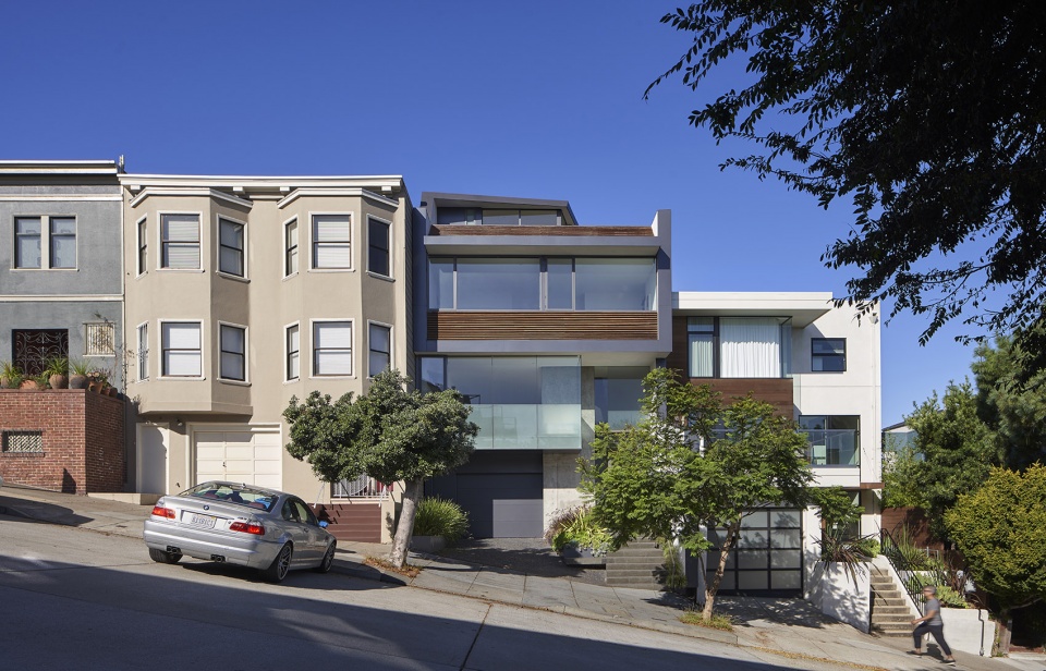 house on hillside by terry terry architecture