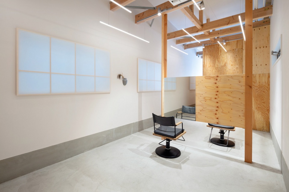 a hair and eyelash salon land by sides core