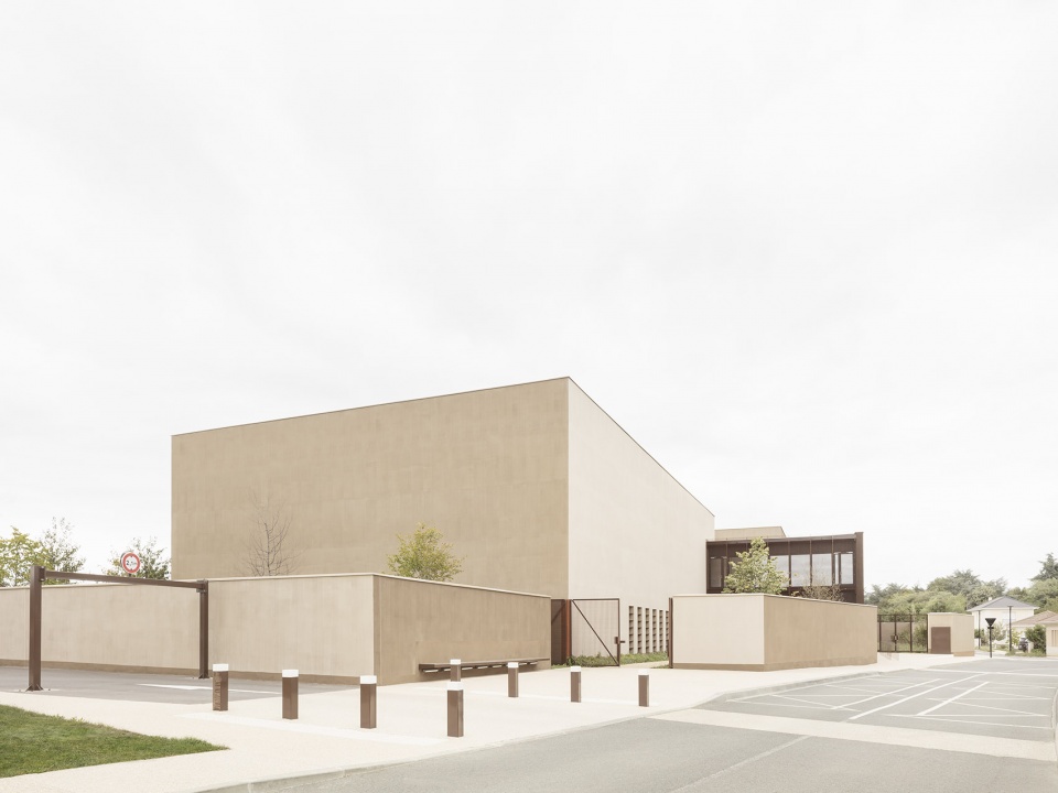 gymnasium villepreux by jolyloiret 1