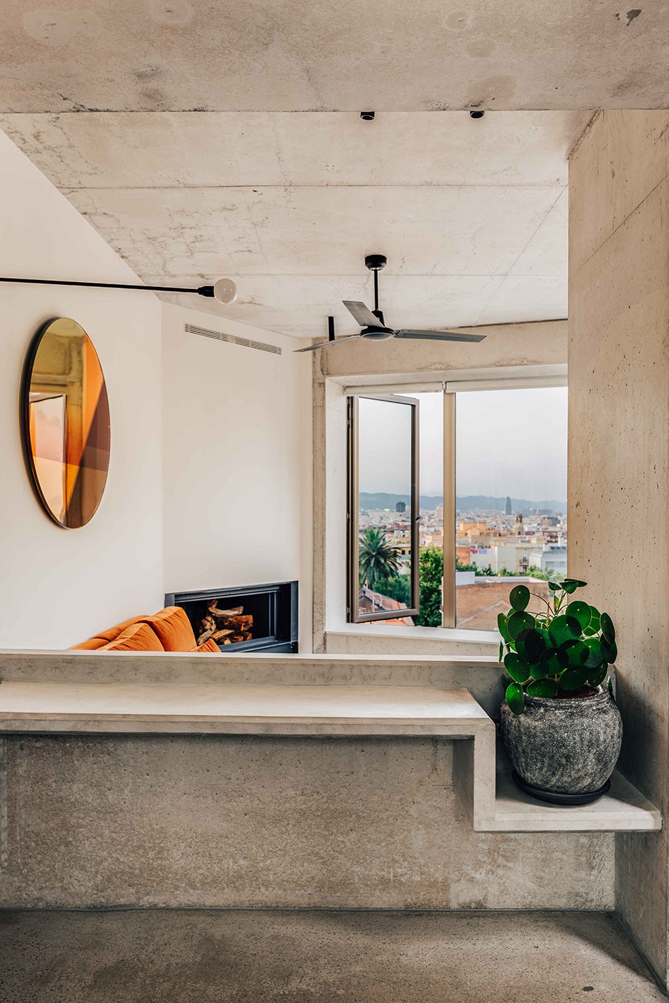 the shoebox by barbara appolloni arquitecta