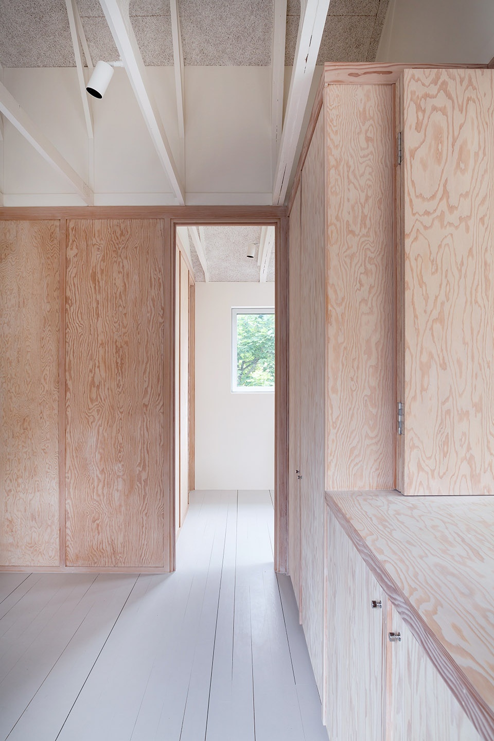 A home for an actress by Sanchez Benton architects
