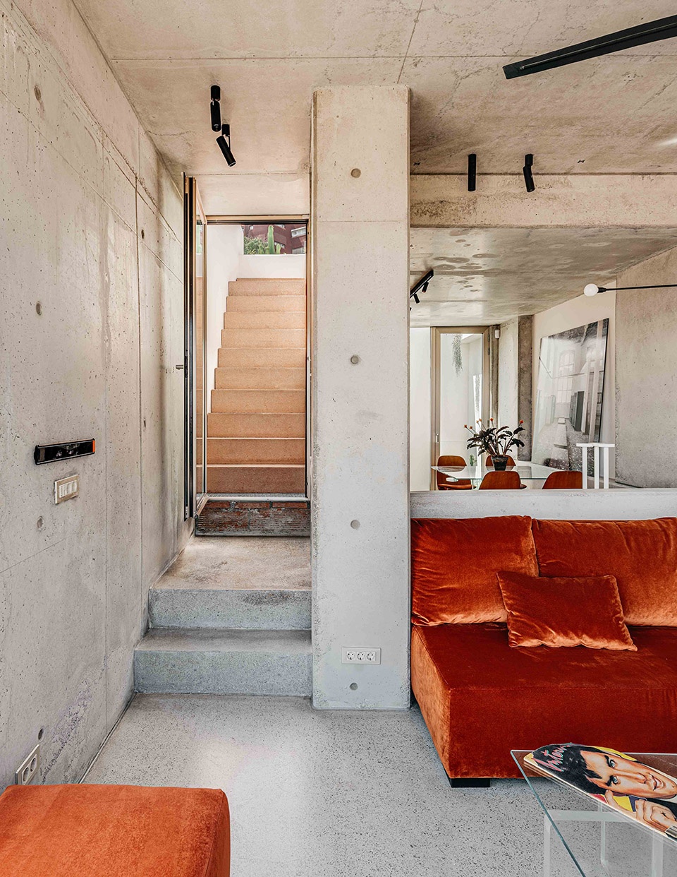 the shoebox by barbara appolloni arquitecta
