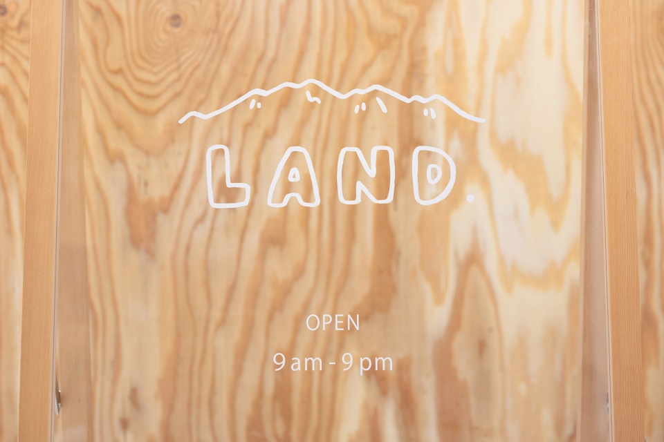 a hair and eyelash salon land by sides core