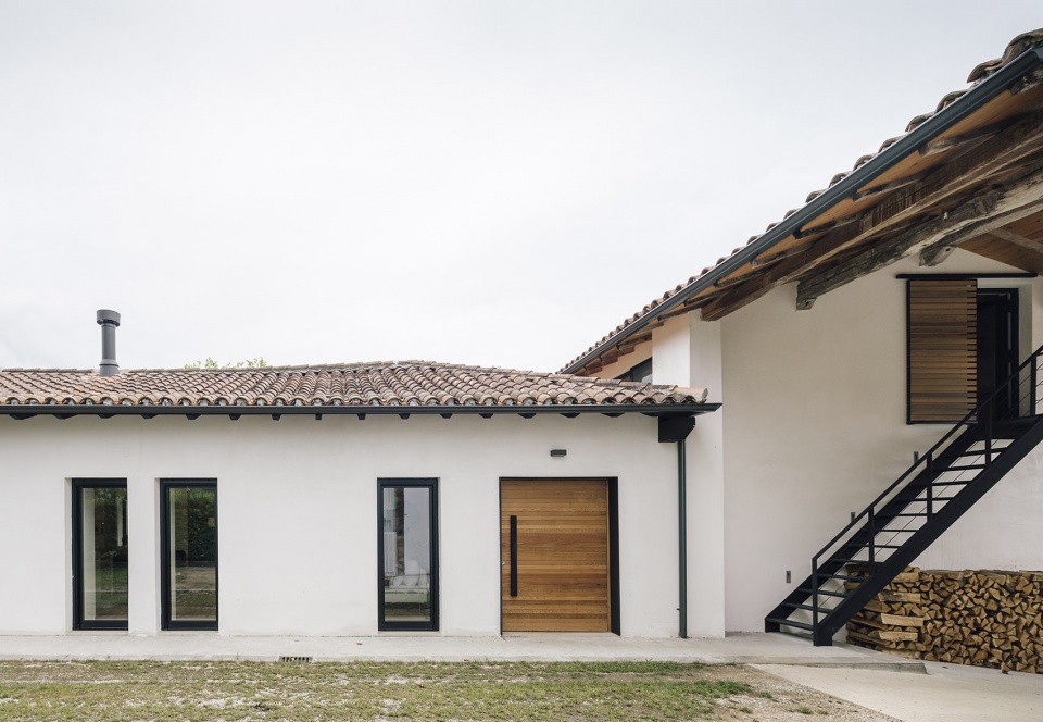 house in guemes conversion of stable into house by zooco estudio