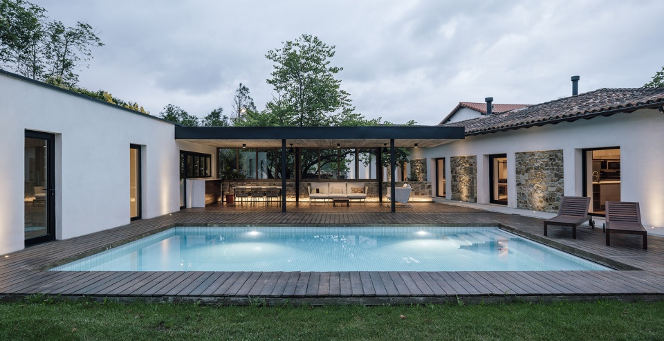 house in guemes conversion of stable into house by zooco estudio