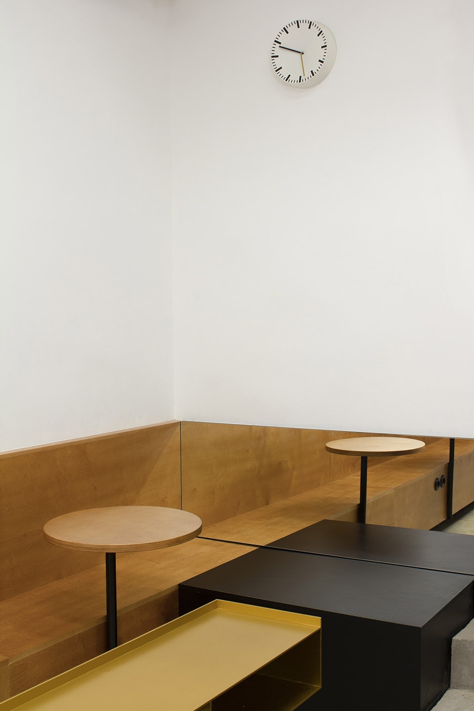 LU.CO . Coffee Shop by AKME