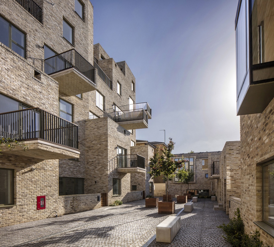 95 Peckham Road residential building by Peter Barber Architects