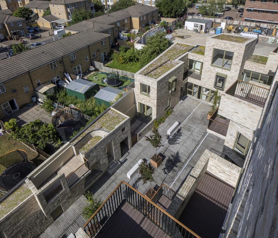 95 Peckham Road residential building by Peter Barber Architects