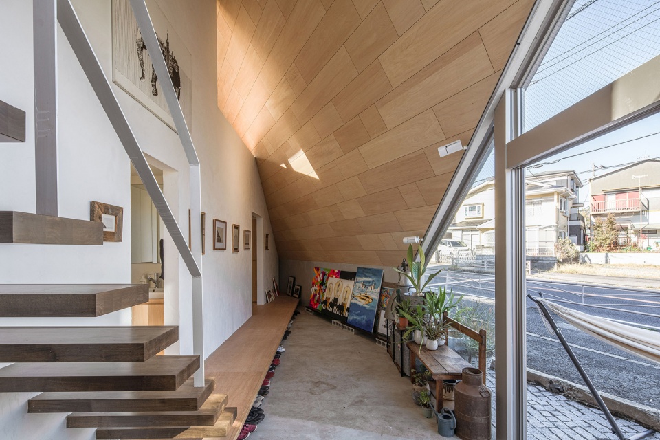 8.5 House by DOG