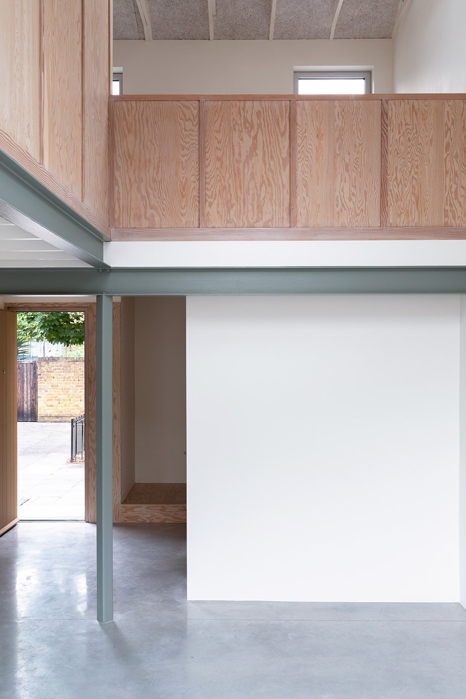 A home for an actress by Sanchez Benton architects