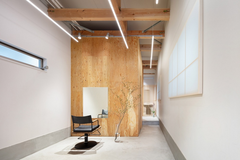 a hair and eyelash salon land by sides core