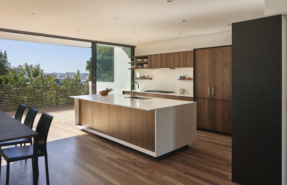 house on hillside by terry terry architecture