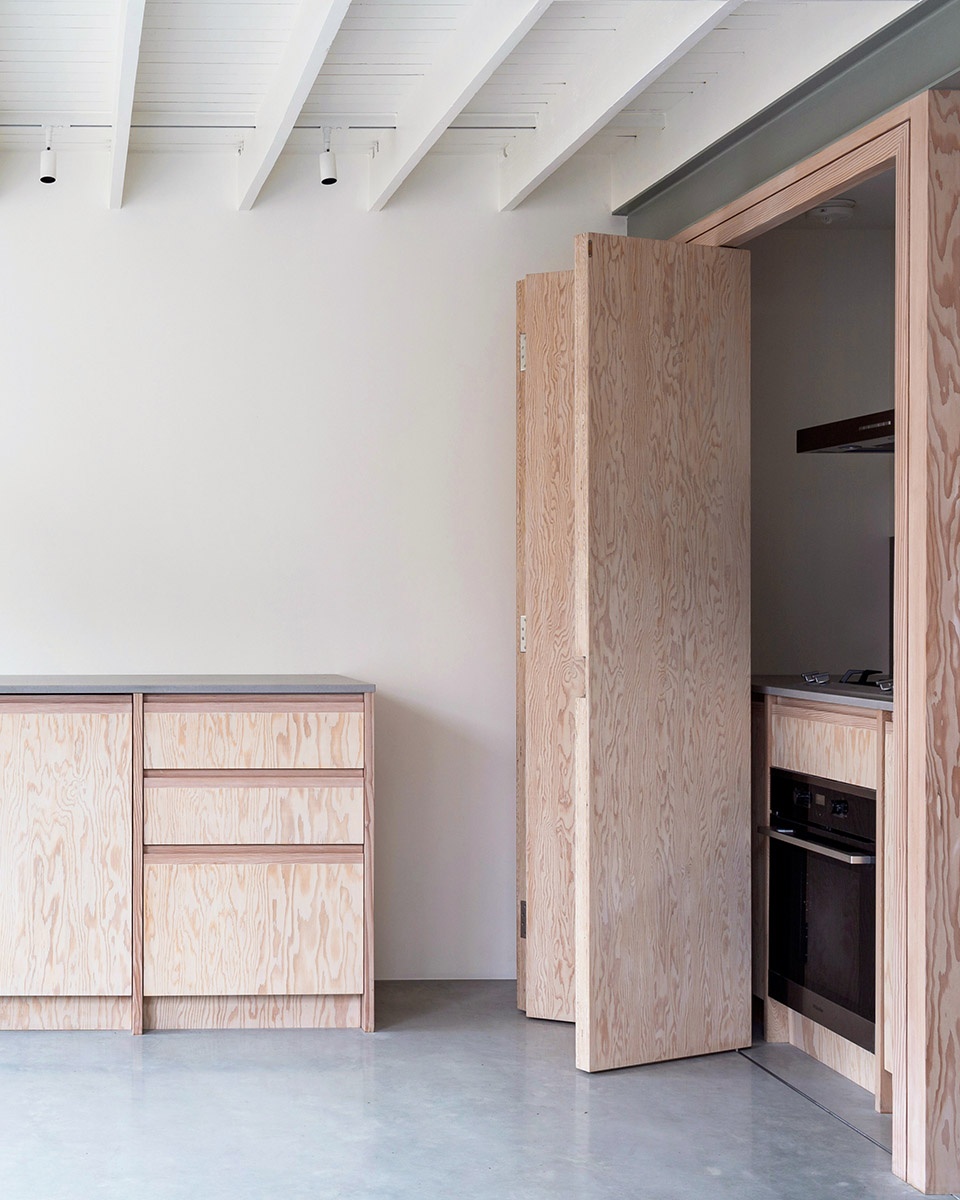 A home for an actress by Sanchez Benton architects