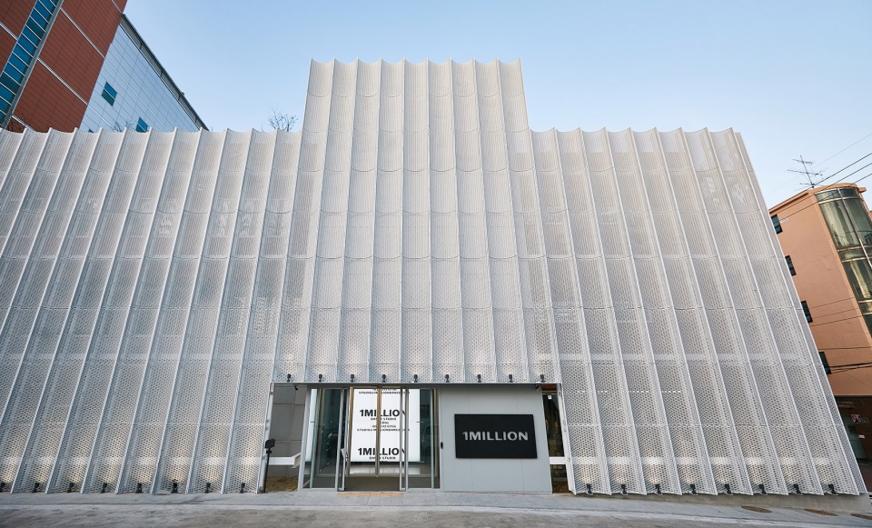 branding environmental design for 1million dance school by tux