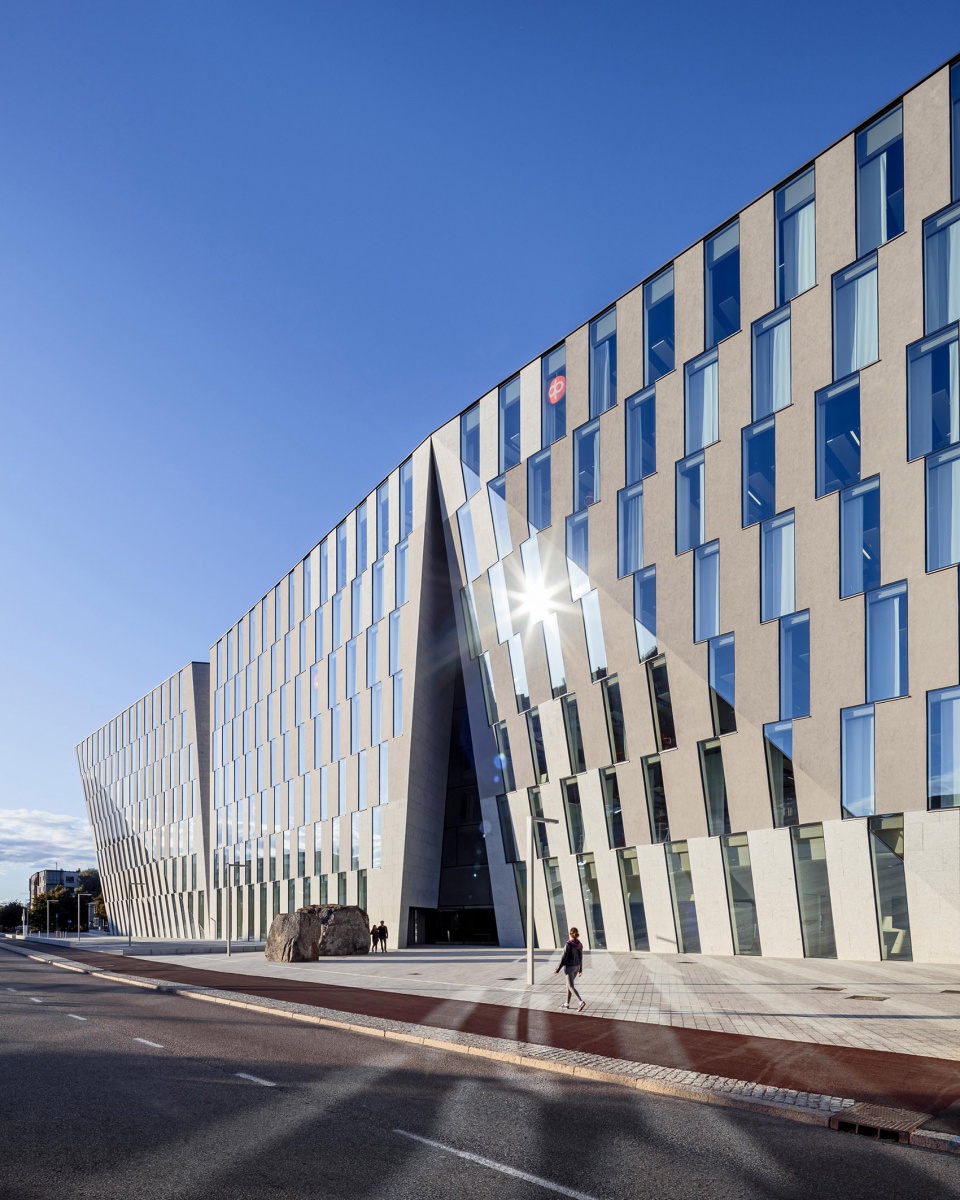 op financial group headquarters by jkmm architects
