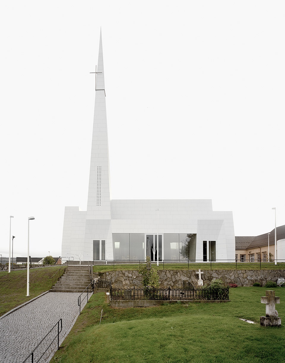 porsgrunn church by espen surnevik