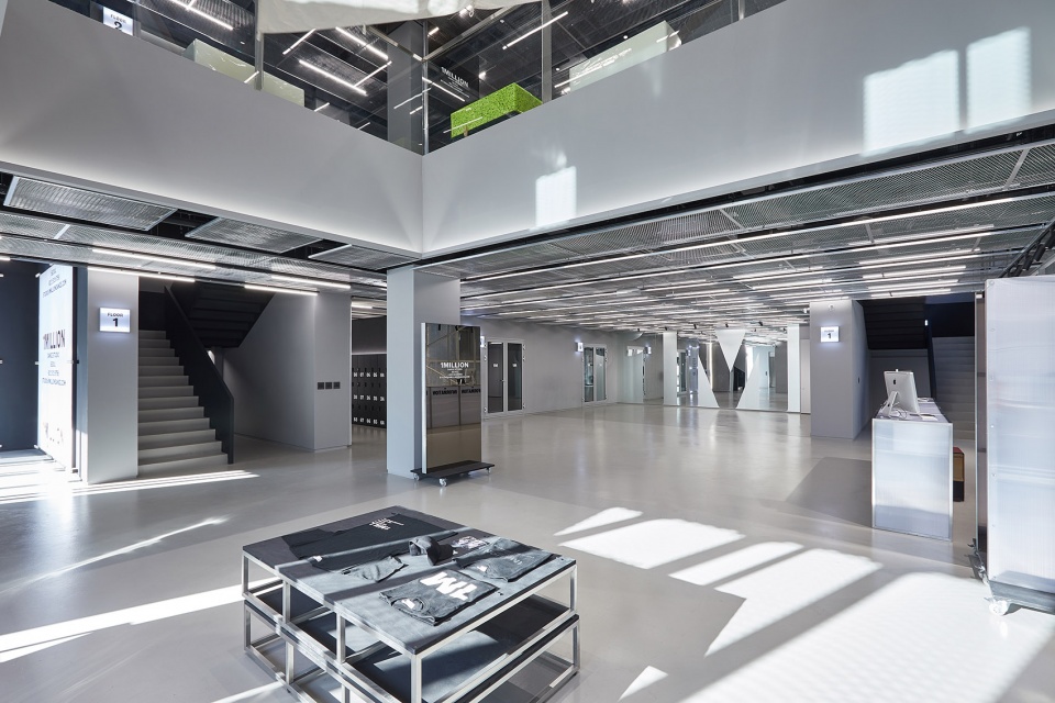 branding environmental design for 1million dance school by tux