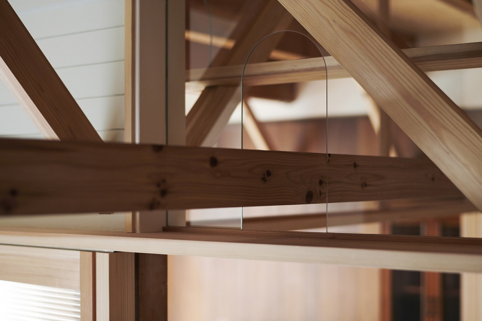the anti earthquake reinforcing catwalk house by hitotomori architects